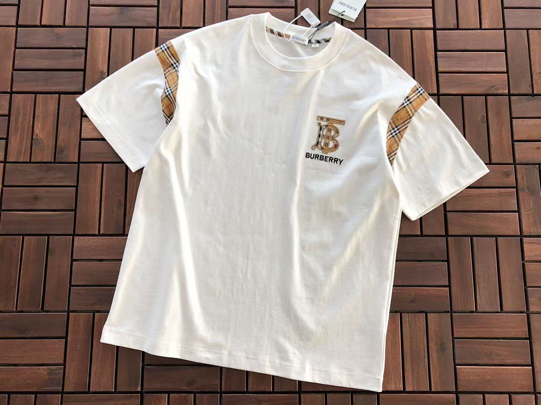 Burberry T-SHIRT