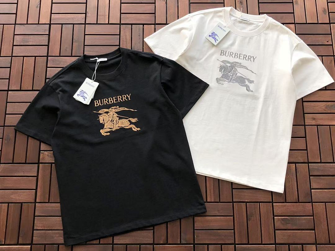 Burberry T-SHIRT