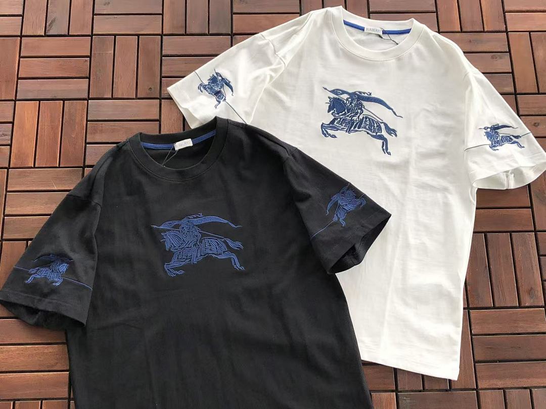 Burberry T-SHIRT