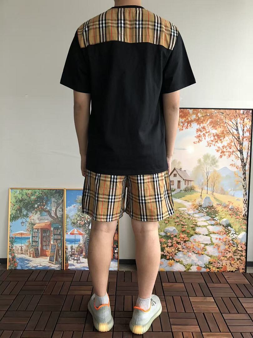 TOP PANTS Burberry T-SHIRT SHORTS 66012136