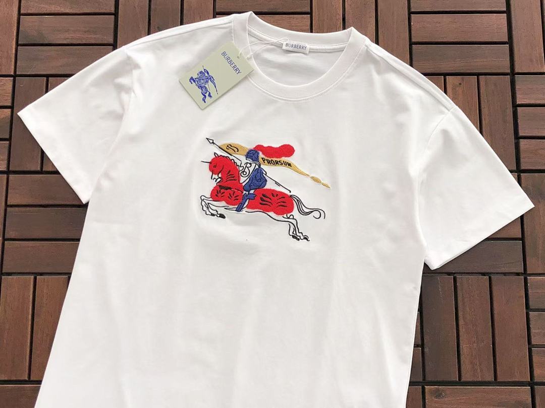 Burberry T-SHIRT