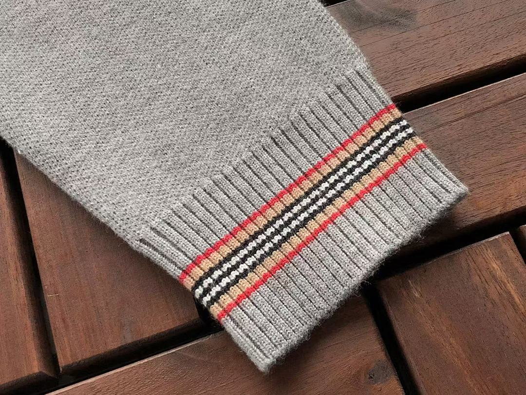Burberry SWEATER