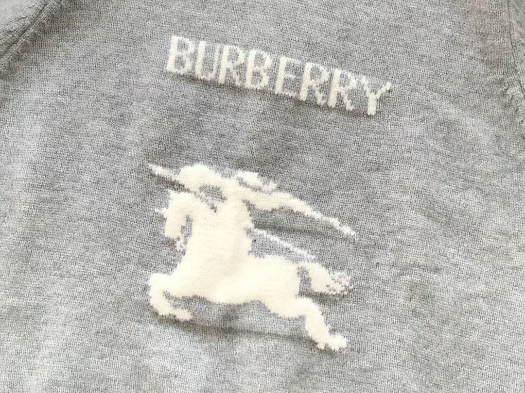 Burberry SWEATER
