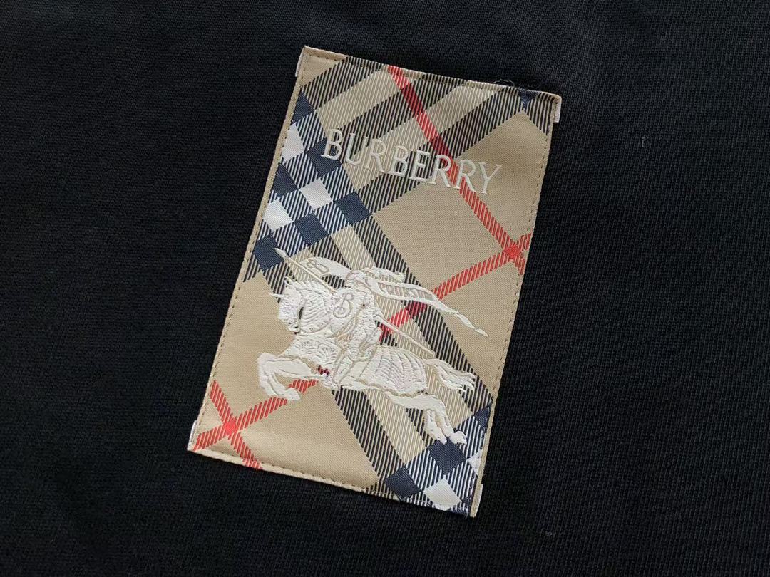 Burberry T-SHIRT