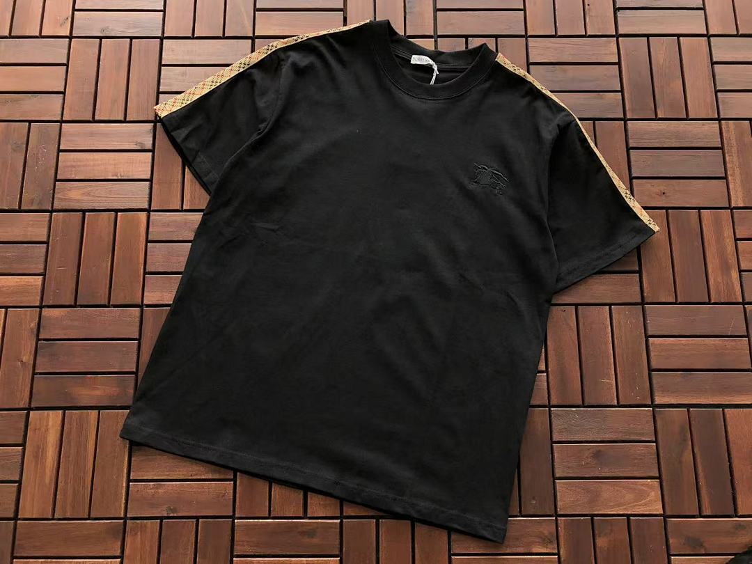 Burberry T-SHIRT