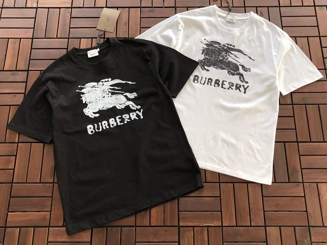 Burberry T-SHIRT